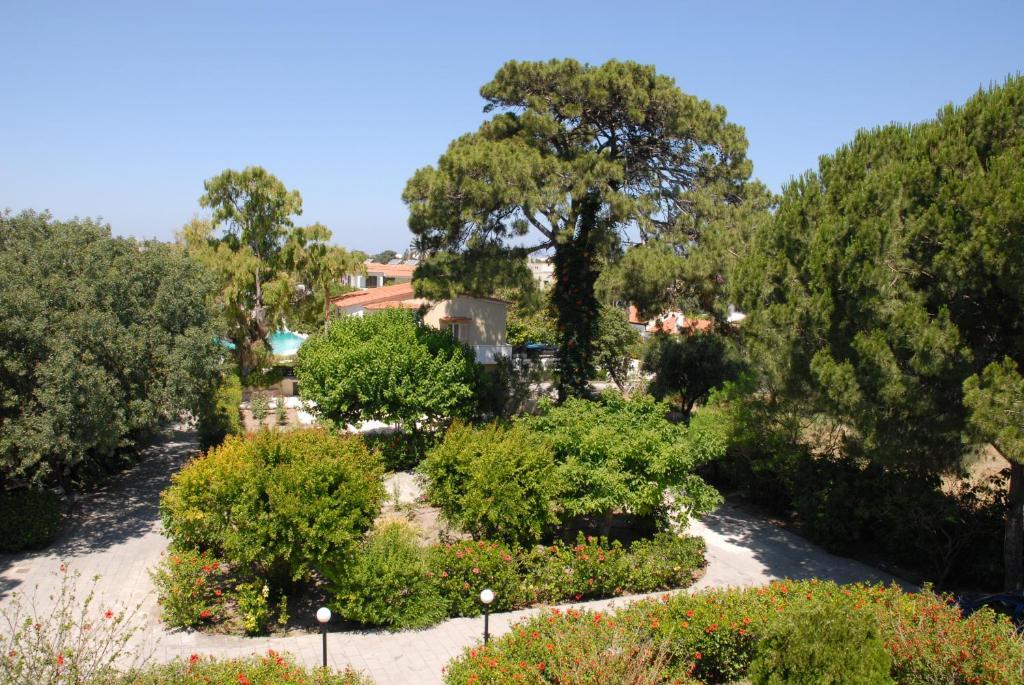 יאליסוס Niki Hotel Apartments מראה חיצוני תמונה