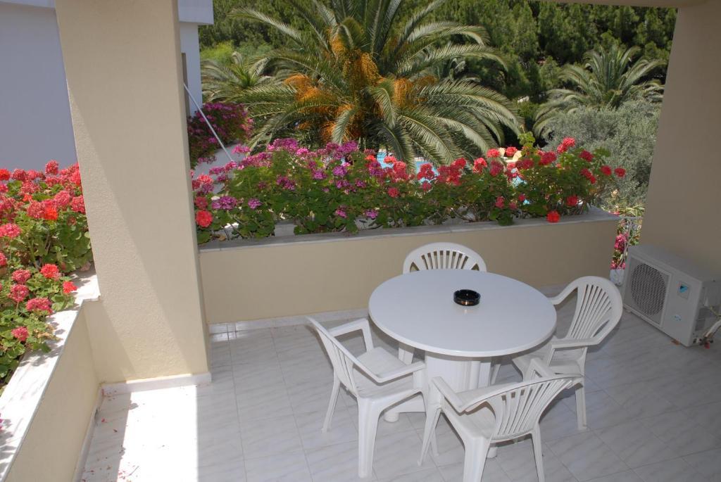יאליסוס Niki Hotel Apartments מראה חיצוני תמונה