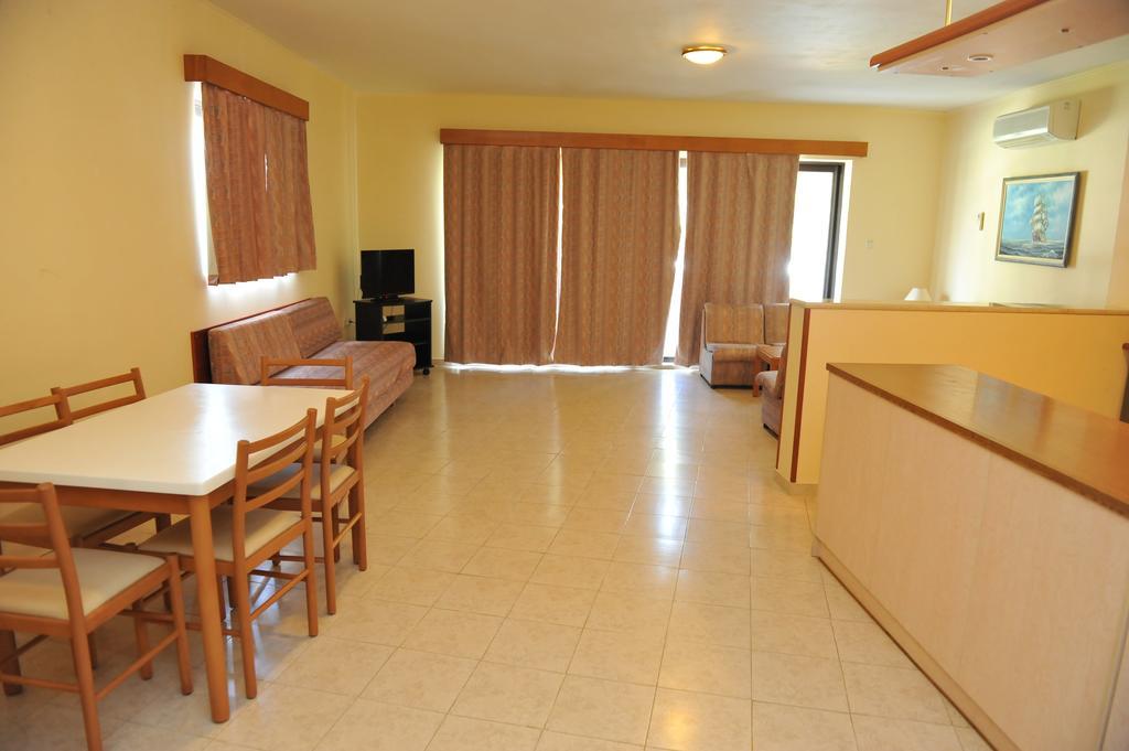 יאליסוס Niki Hotel Apartments מראה חיצוני תמונה