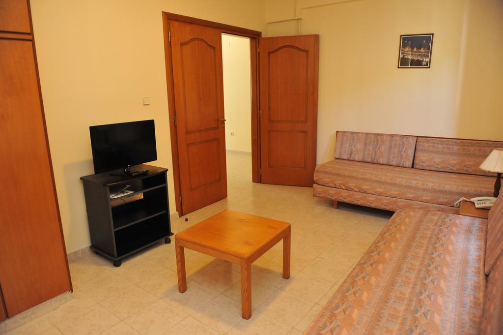 יאליסוס Niki Hotel Apartments מראה חיצוני תמונה