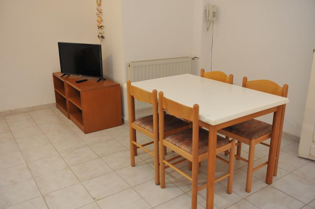 יאליסוס Niki Hotel Apartments מראה חיצוני תמונה